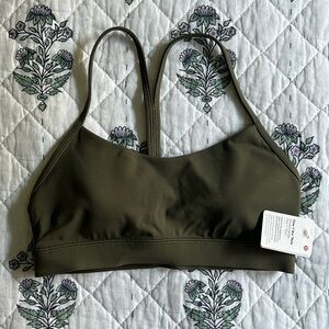 NWT Lululemon Flow Y Nulu Bra size 6